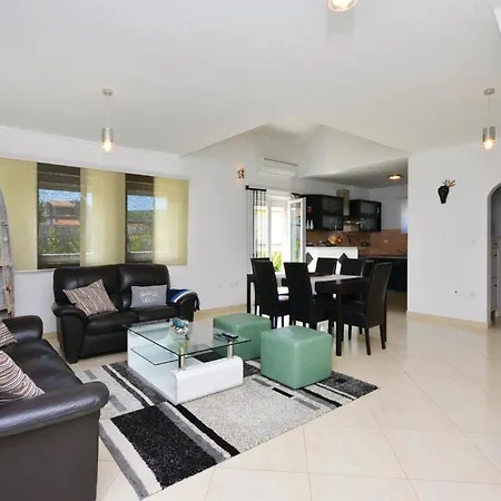 Holiday home In With Outdoor Swimming Pool