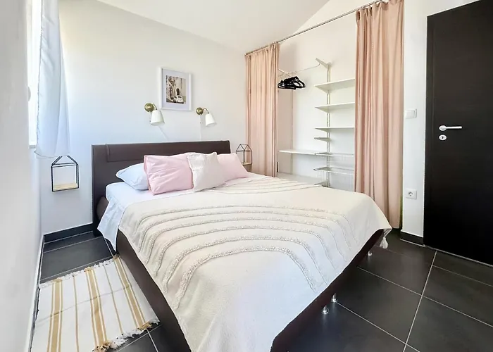 Tatil Evi 15 Trilj